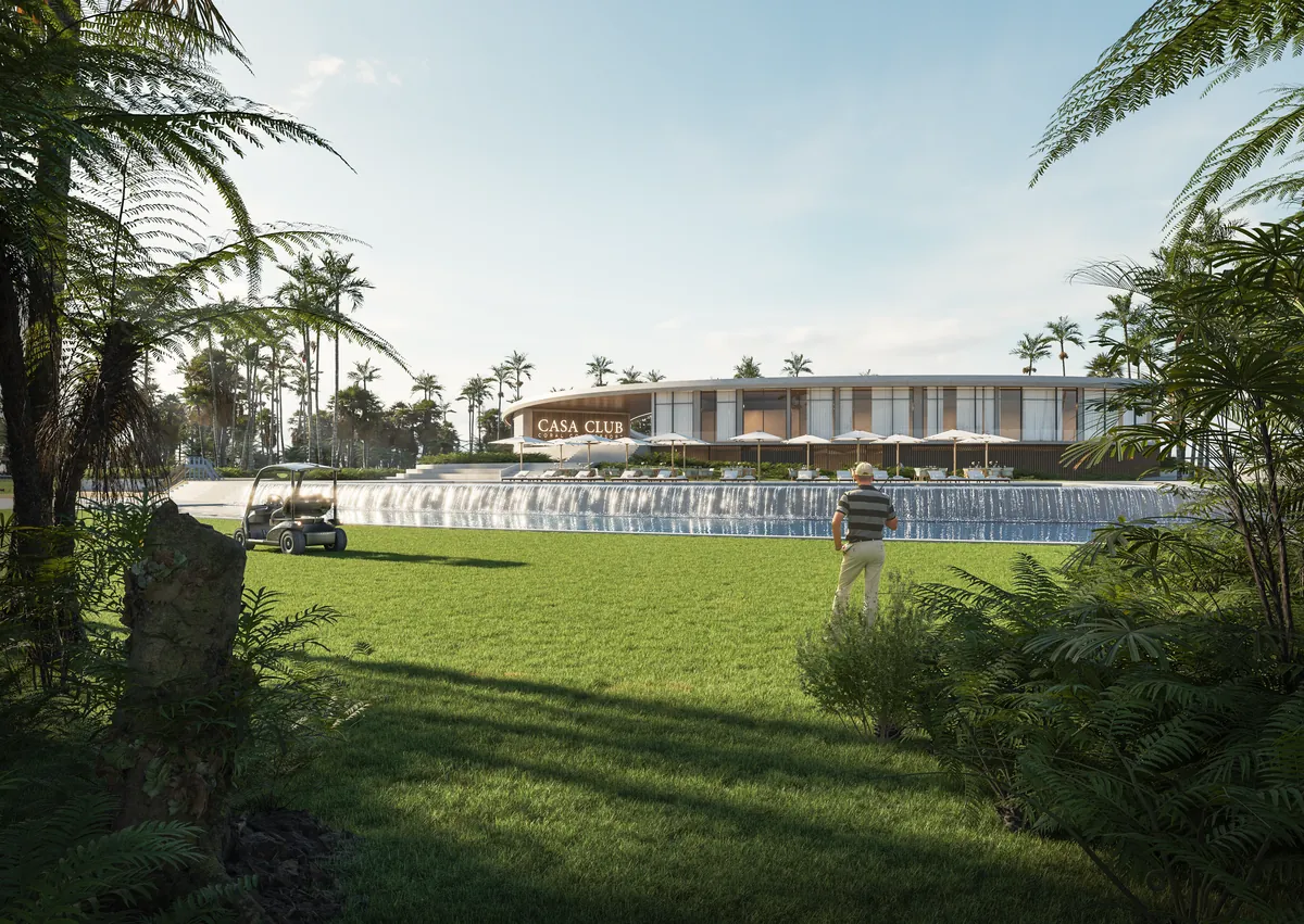 Casa club de Coral Golf Resort - exterior al atardecer